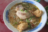Về cố đô ăn bún riêu đúng điệu